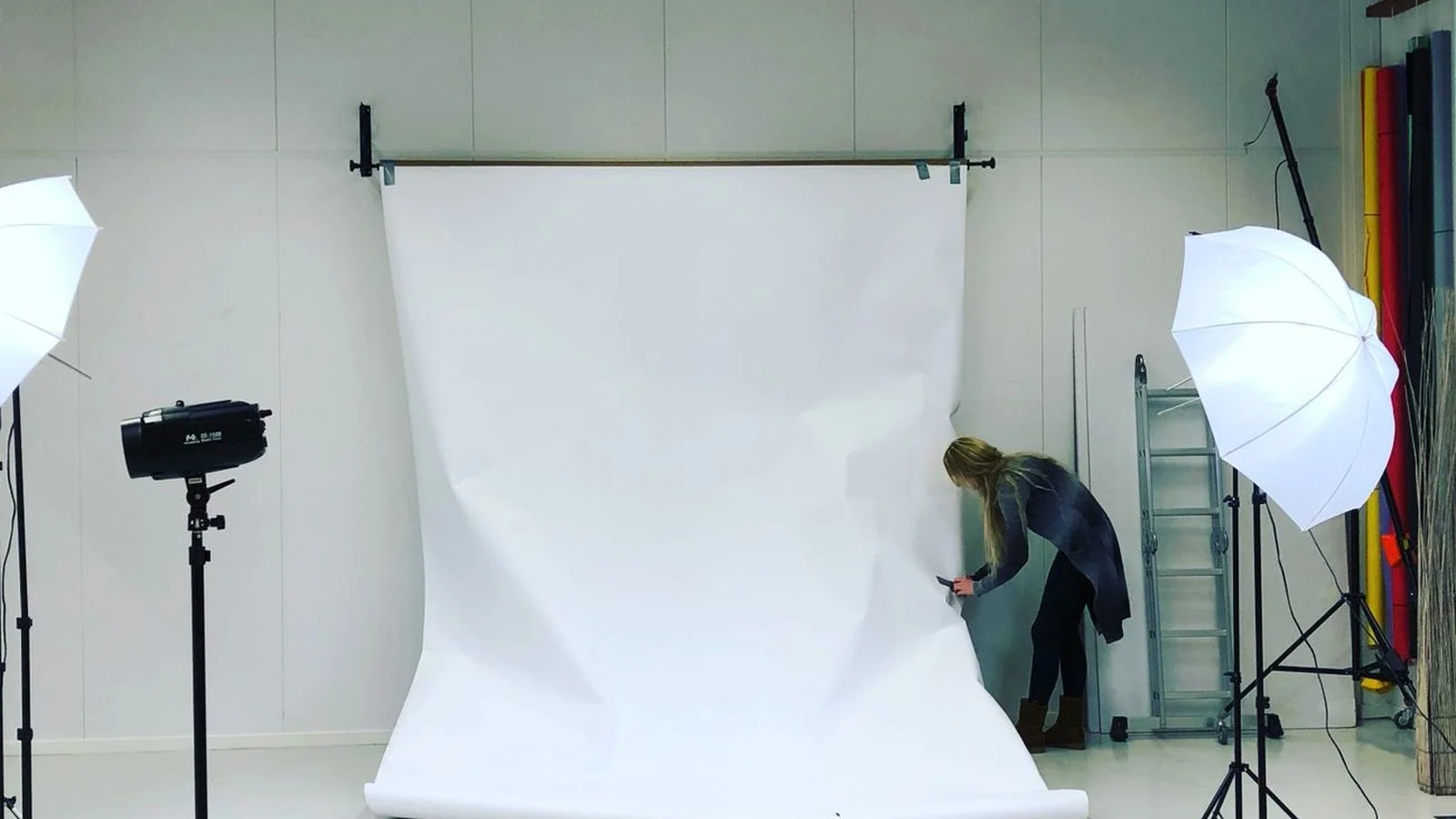 Tło fotograficzne (rodzaje, ceny, jak wybrać: papier, vinyl, canvas)